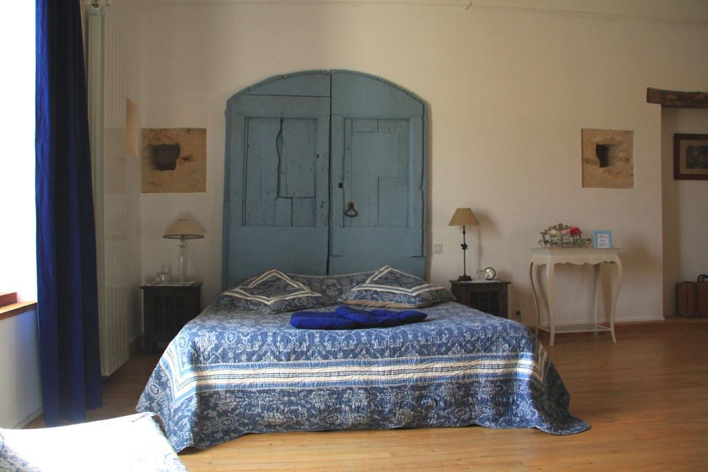 Chambres D'Hotes Le Val De La Garenne Senouillac Szoba fotó